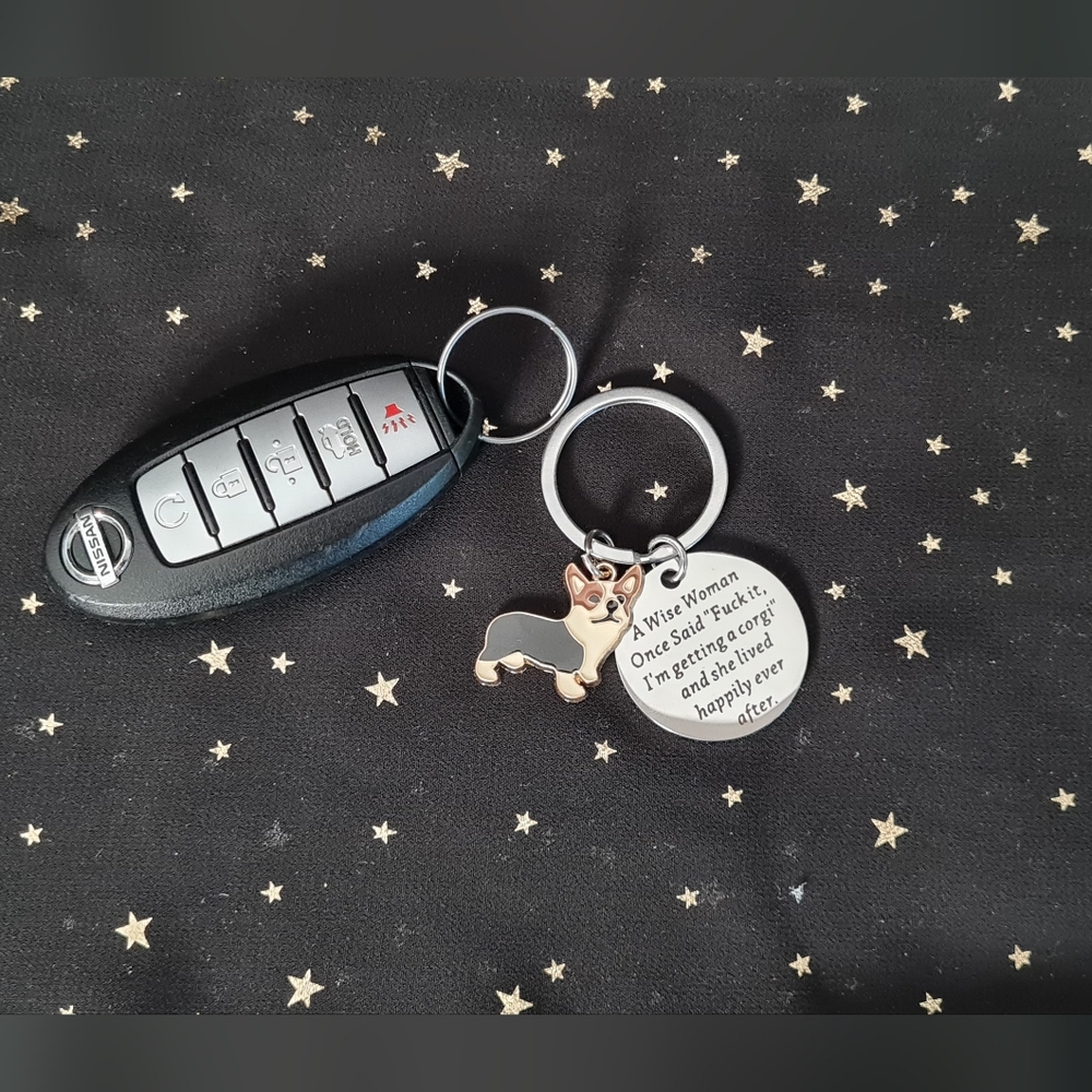 Wise Woman Corgi keychain - Picture 4 of 8